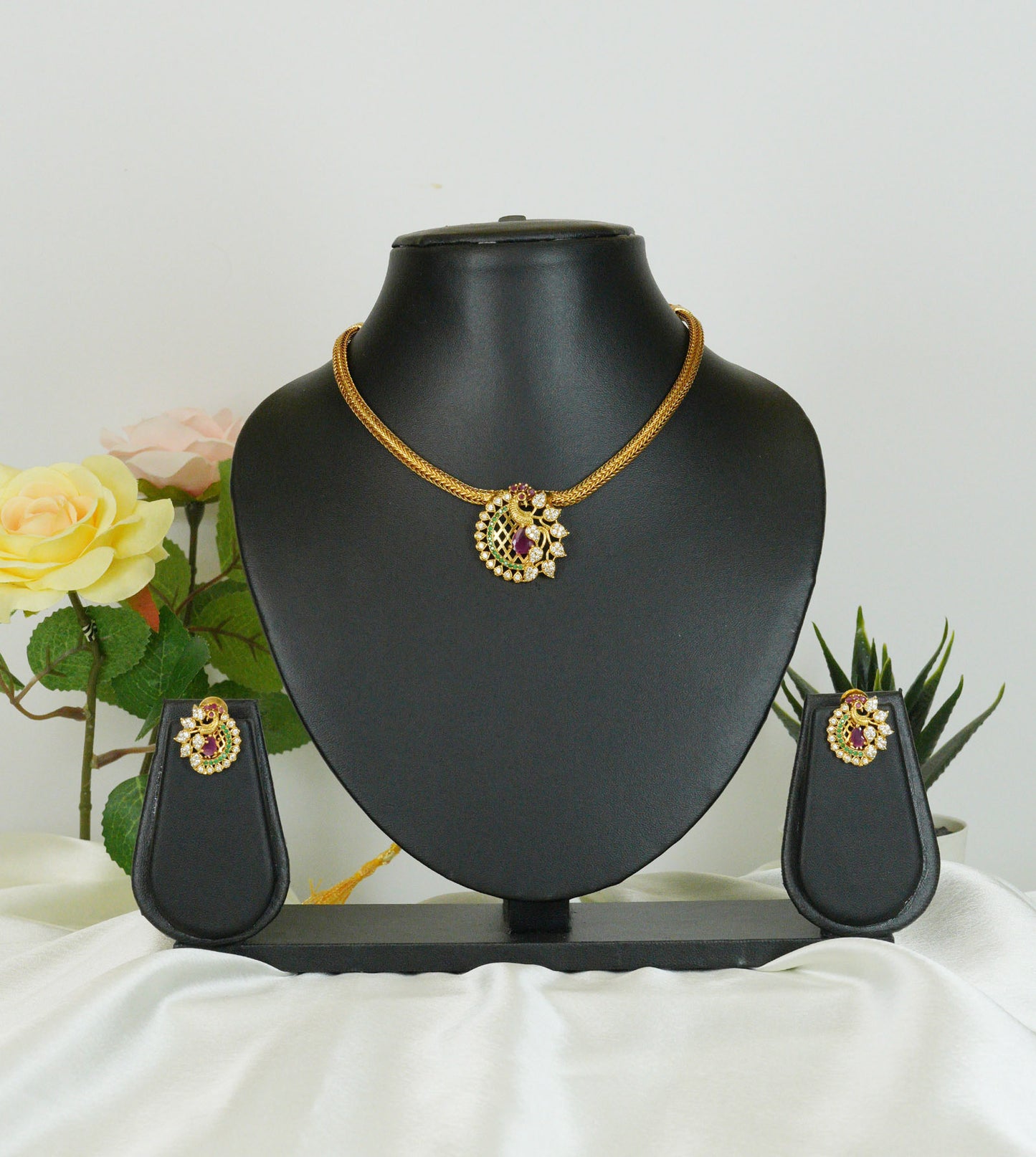 Peacock Glow AD Necklace Set