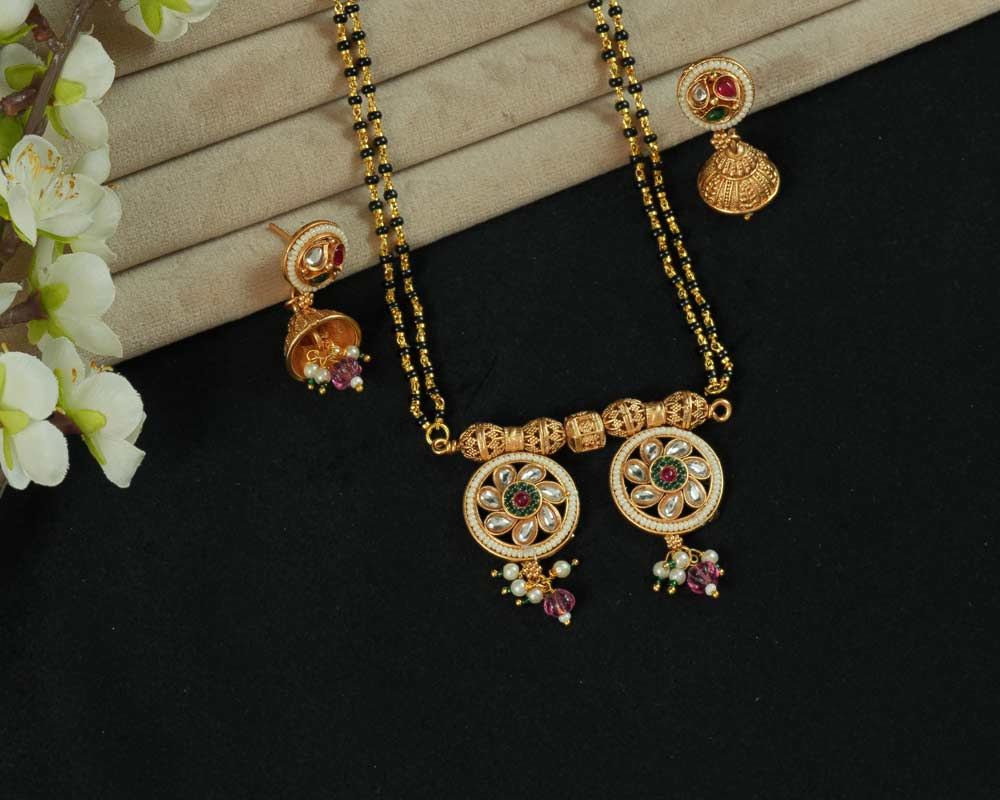 Rajwadi Kundan & Beaded round Shape Mangalsutra Set