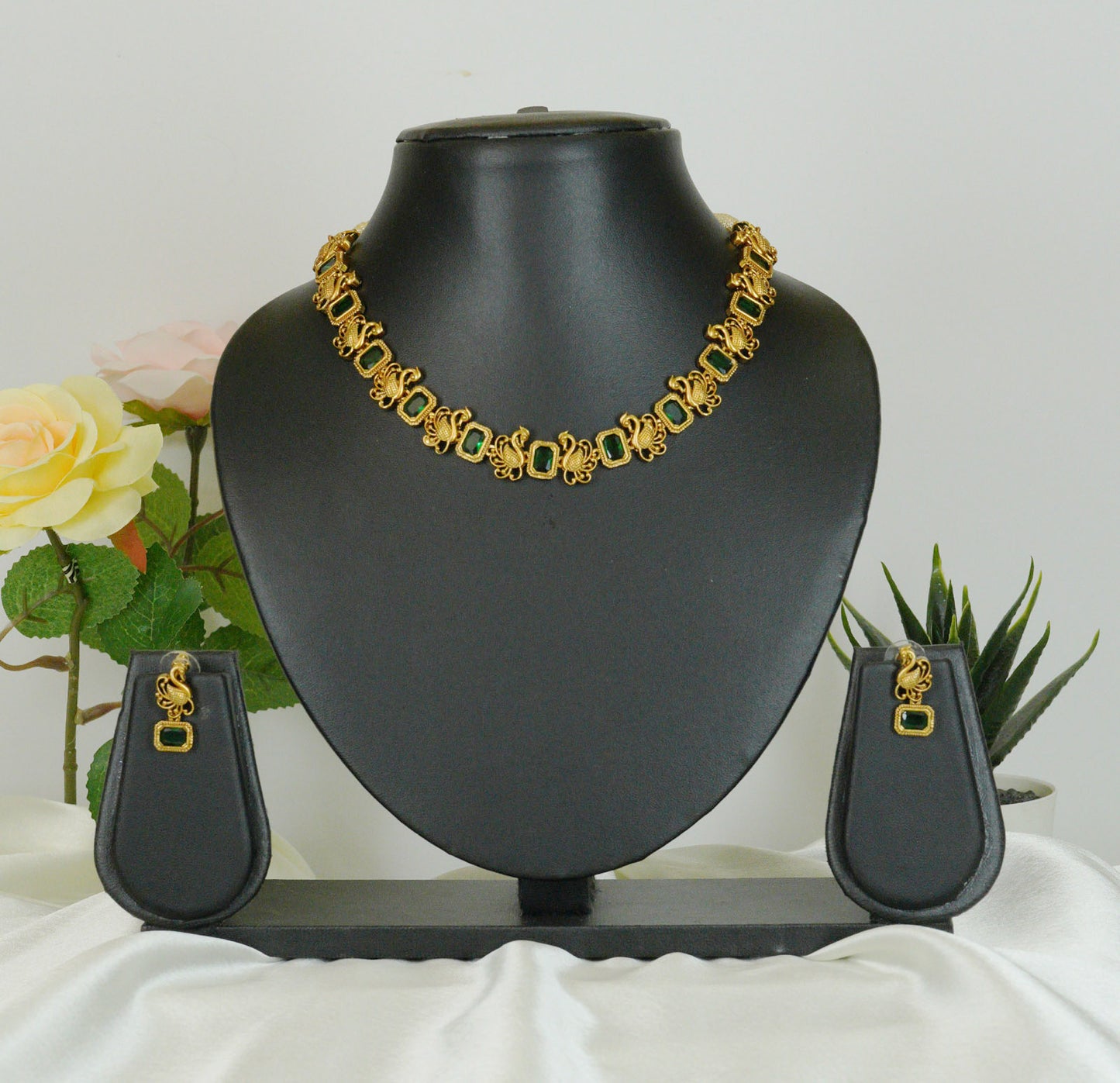 Peacock Grace Emerald Set