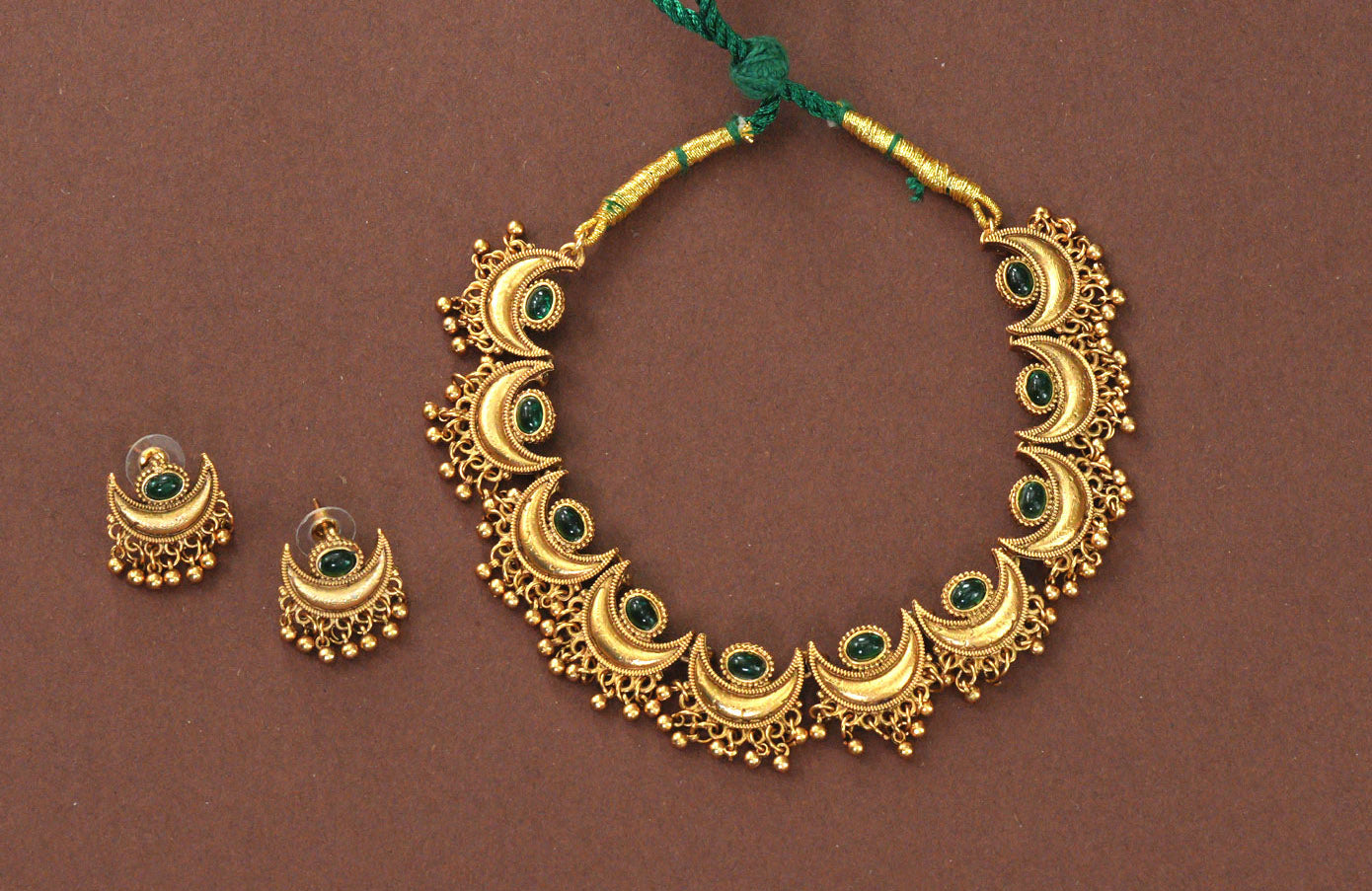 Chandrakor Necklace set with Pair of earrings