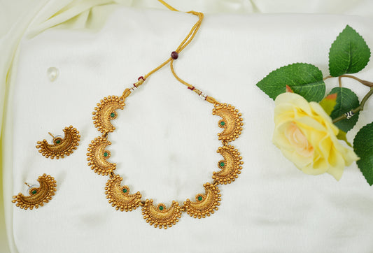 Chandrakor Necklace set with pair of earrings