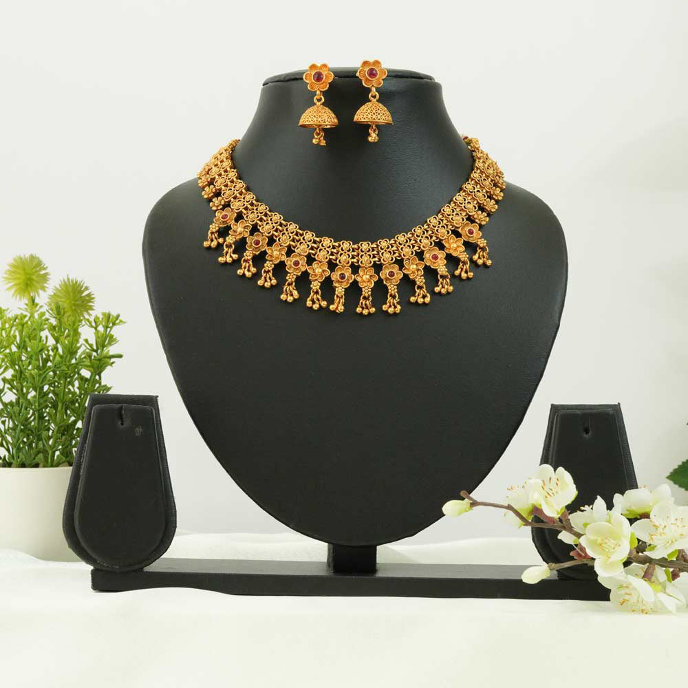 Latika Necklace Set