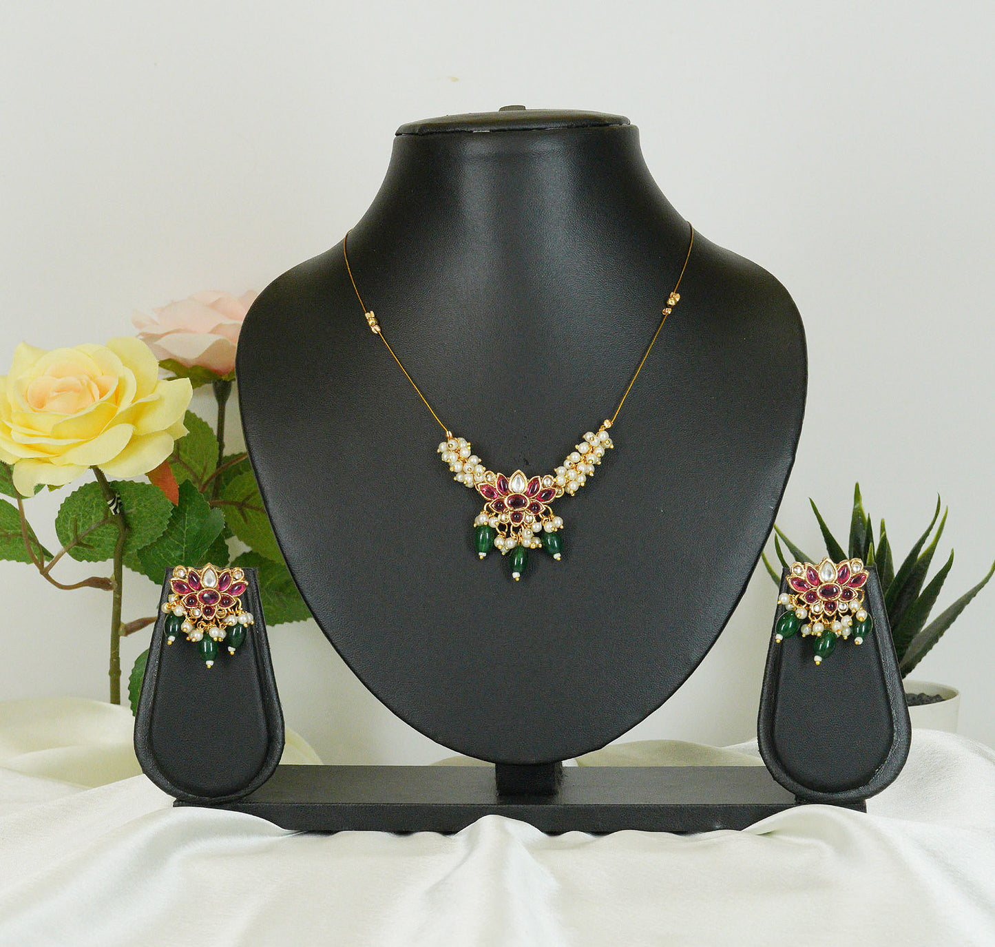 Lotus Bloom Invisible Chain Necklace Set
