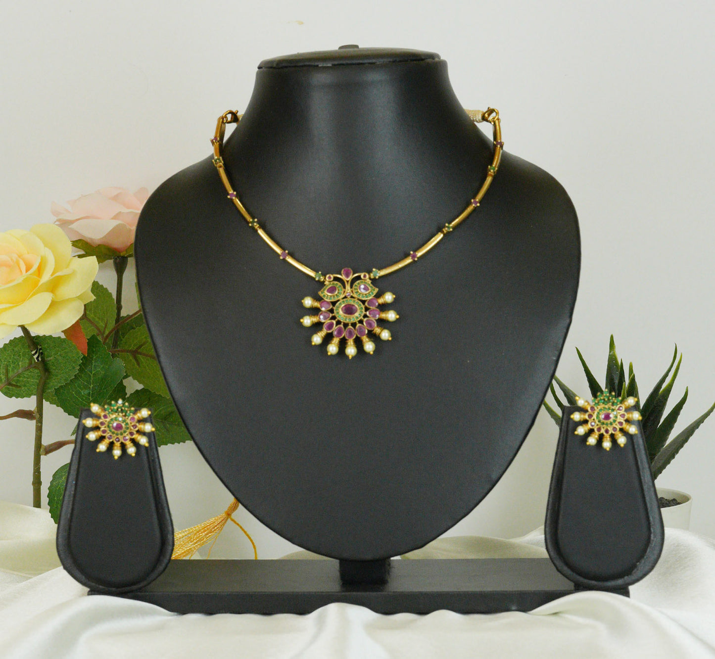 Royal Radiance Hasli Set