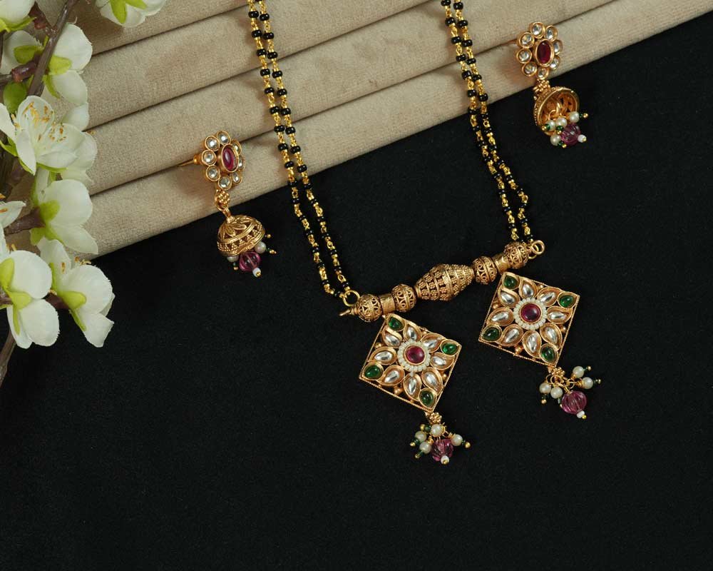 Rajwadi Kundan & Beaded Square Shape Mangalsutra wati Set