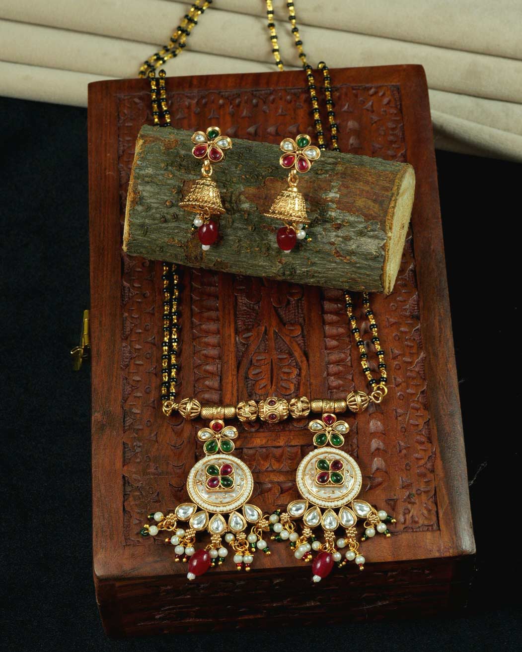 Rajwadi Kundan & Beaded Mangalsutra Set