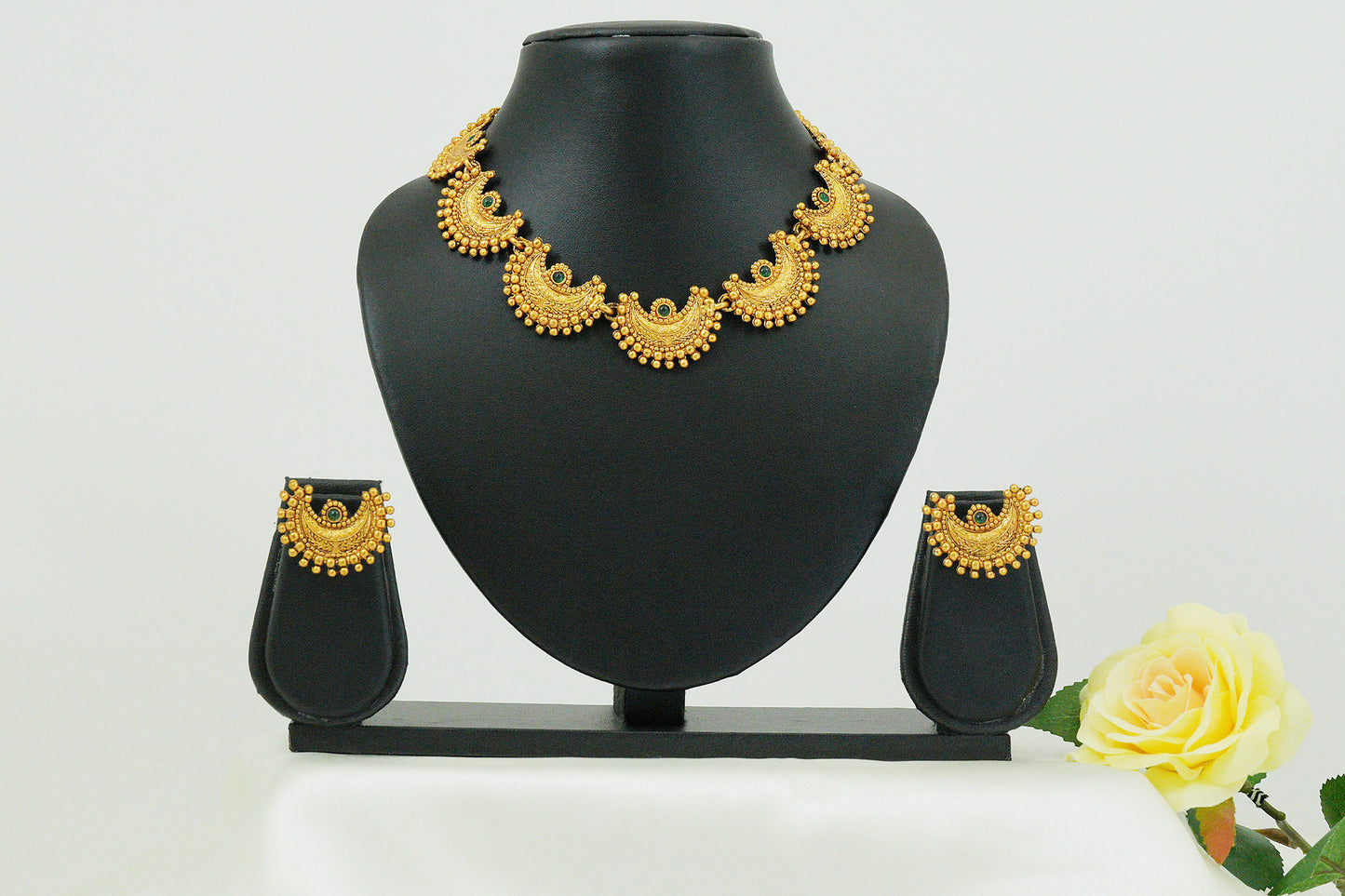 Chandrakor Necklace  set with pair of earrings