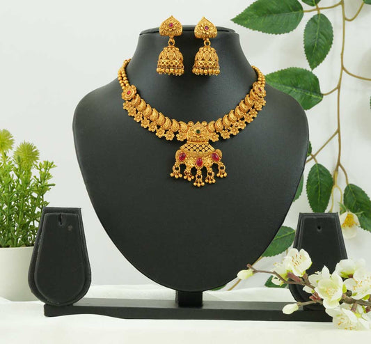 Shobhita Necklace Set