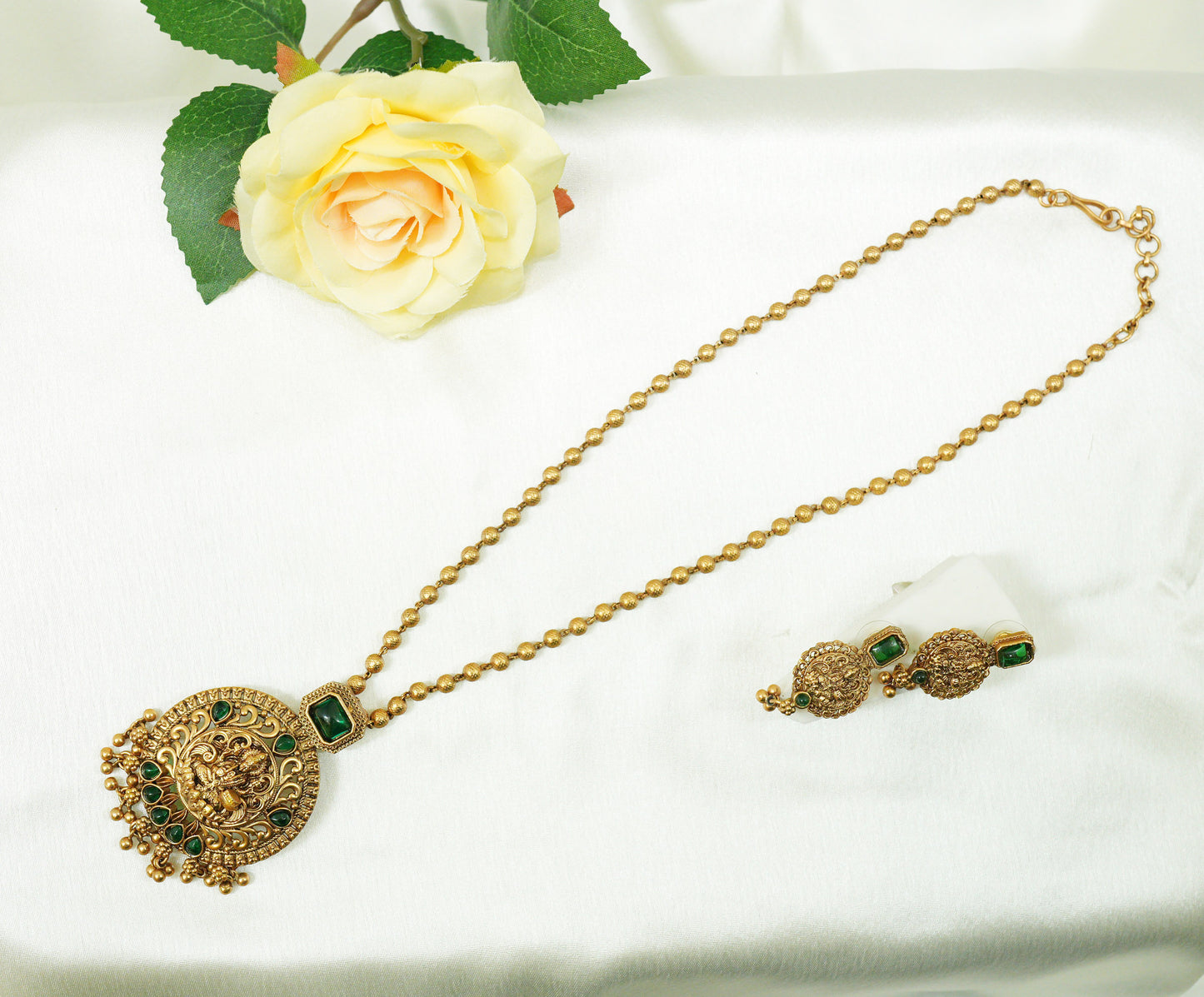 Goddess Lakshmi Pendent Set with pair of Earrings